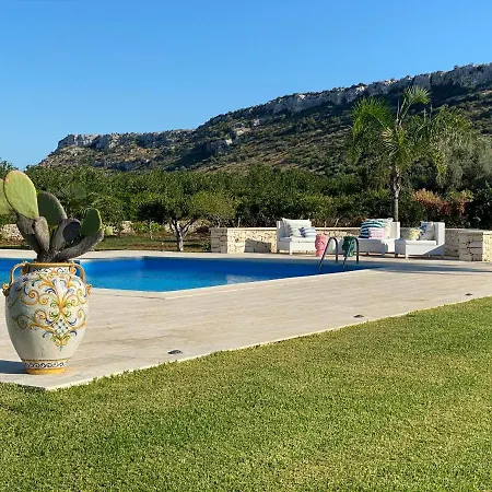 La Gemmazza Di Monasteri Villa Floridia