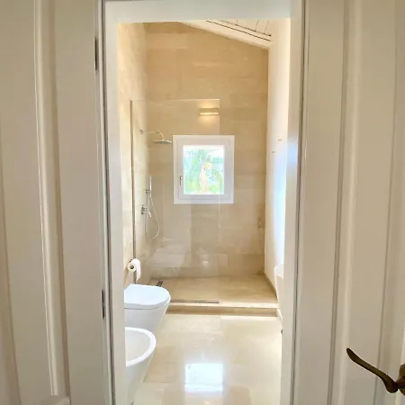 빌라 La Gemmazza Di Monasteri