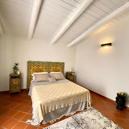 La Gemmazza Di Monasteri